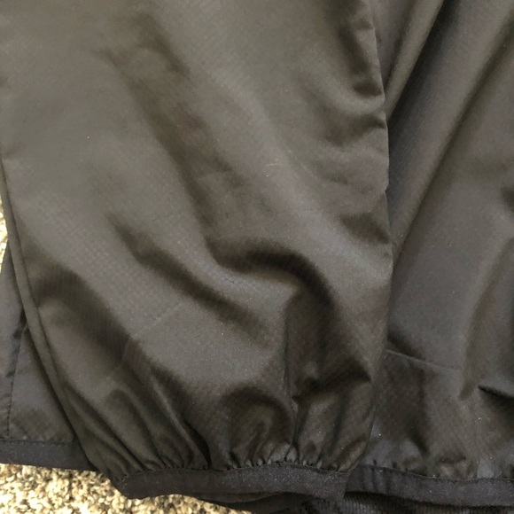 Under armour Black Loose Windbreaker (Size Large) - Picture 7 of 13
